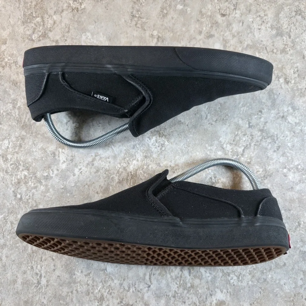 Vans Womens 10 Triple Black Gum‎ Skate Shoes Punk Grunge Athletic Sneakers